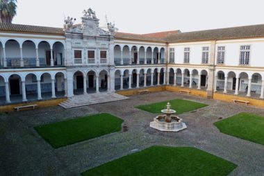 Local: Universidade de Évora
